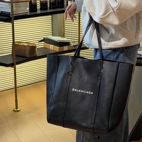 Balenciaga巴黎世家經典黑牛皮Logo標誌托特包