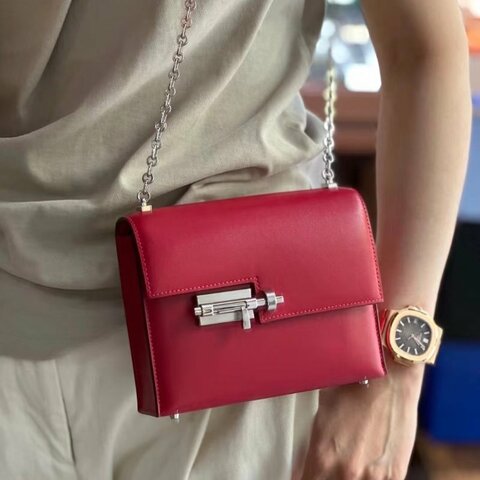 HERMES  辣椒紅銀扣 mini verrou 肩背手槍包 17*13*4 98新配件塵袋