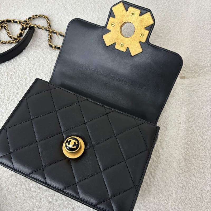 99新✨Chanel香奈兒 巴洛克扣牛皮珍珠小方包斜挎包 金扣30開💛正品-5