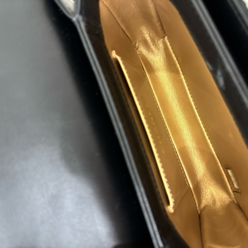 99新✨Chanel香奈兒 巴洛克扣牛皮珍珠小方包斜挎包 金扣30開💛正品-6