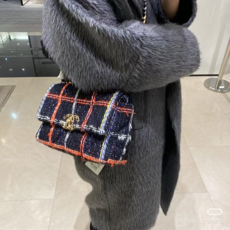 Chanel 粗花呢毛呢19bag 金扣 31*19*10 99新配件塵袋-0