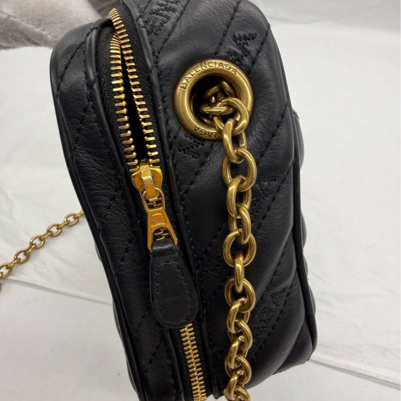 巴黎世家黑金壓紋相機包 18cm-5