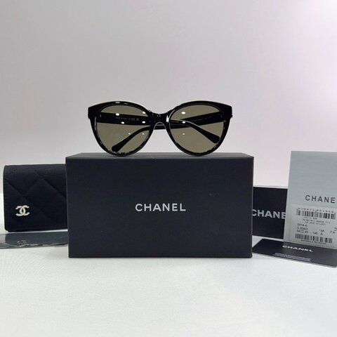 CHANEL 全新黑米色蝴蝶形太陽眼鏡