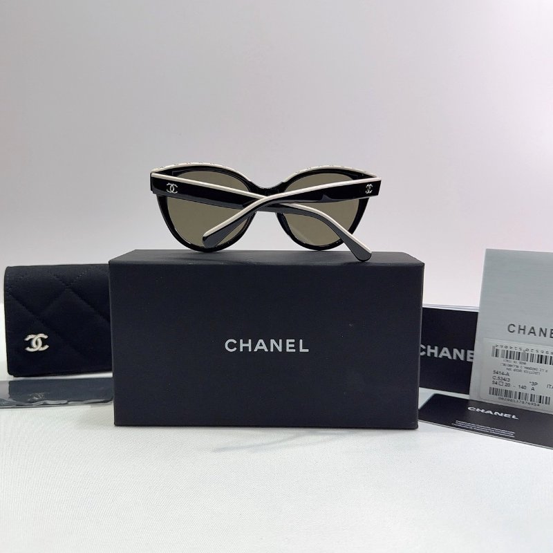CHANEL 全新黑米色蝴蝶形太陽眼鏡-1