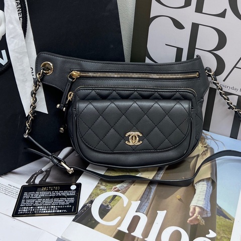 CHANEL香奈兒黑金羊皮腰包 28開有卡。
