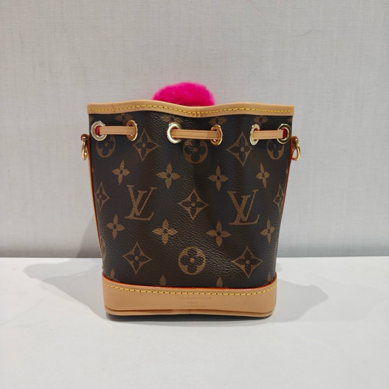 99新✨LV/路易威登 聖誕限定粉色太陽花Vivienne mini水桶包手提包斜背包單肩包 金扣 芯片款底長13cm💛正品-2