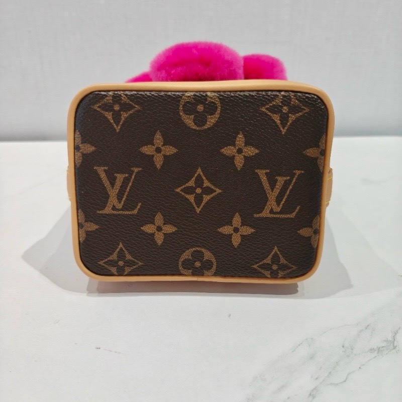 99新✨LV/路易威登 聖誕限定粉色太陽花Vivienne mini水桶包手提包斜背包單肩包 金扣 芯片款底長13cm💛正品-5