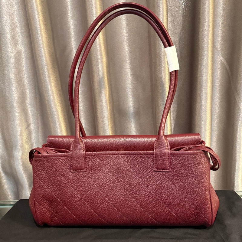 Chanel Burgundy 法棍包-1