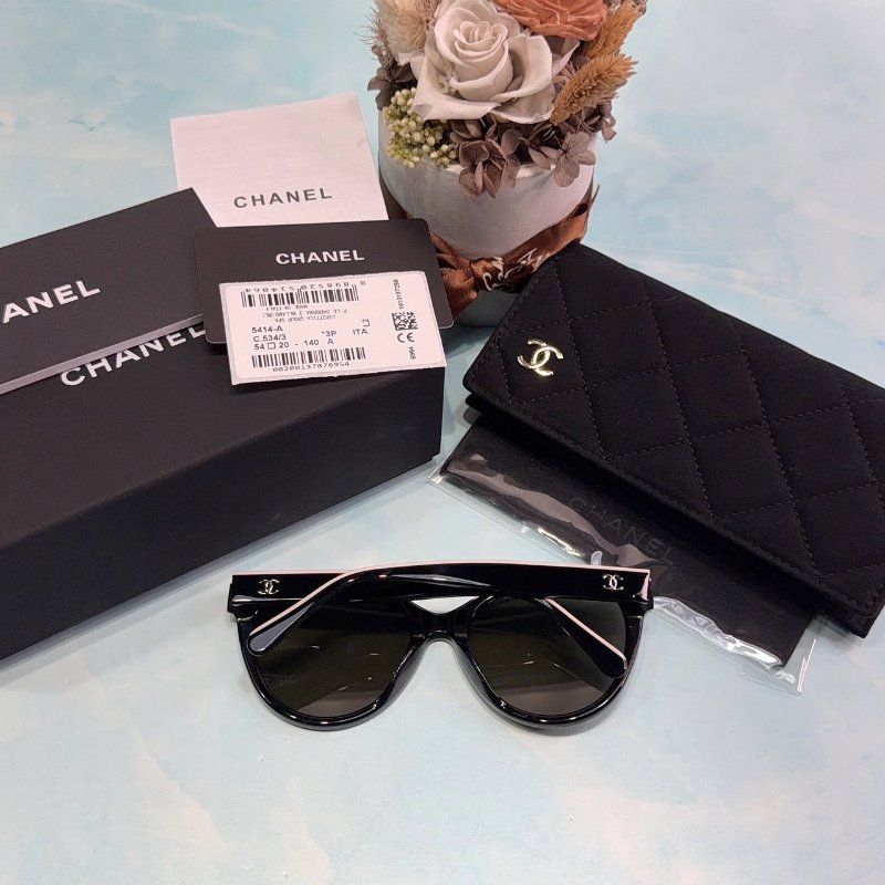 CHANEL 黑米色蝴蝶形太陽眼鏡-1