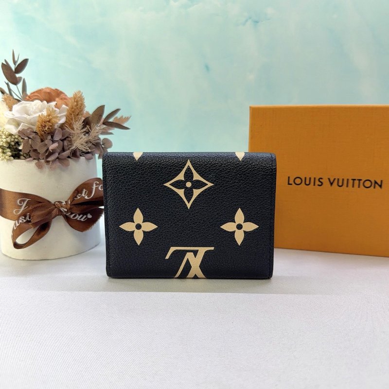 LV Victorine粒面雙色三折短夾-1