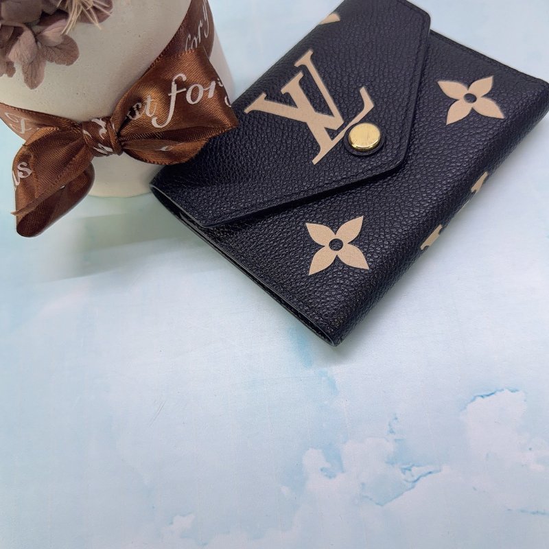 LV Victorine粒面雙色三折短夾-9