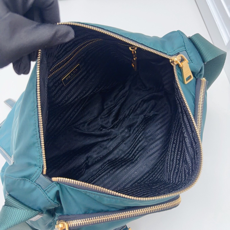 98新PRADA 普拉達尼龍綠色降落傘郵差包-9