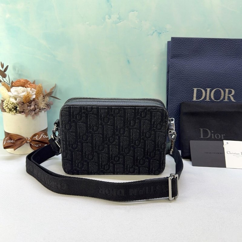 DIOR Oblique雙層黑緹花相機包-1