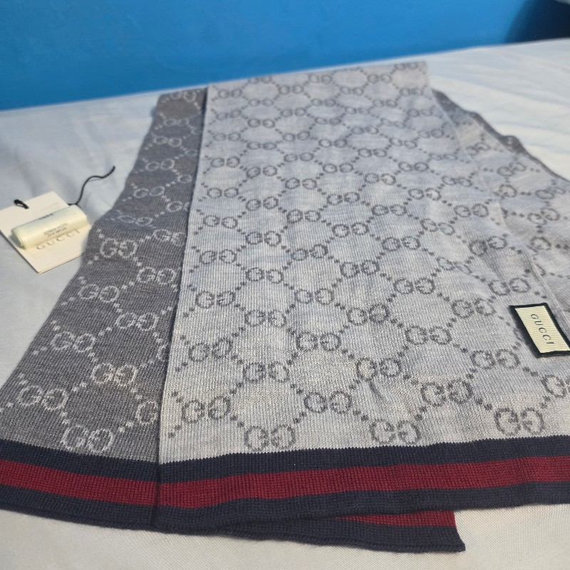 Gucci 灰色雙面logo 藍紅藍邊羊毛窄版圍巾-1