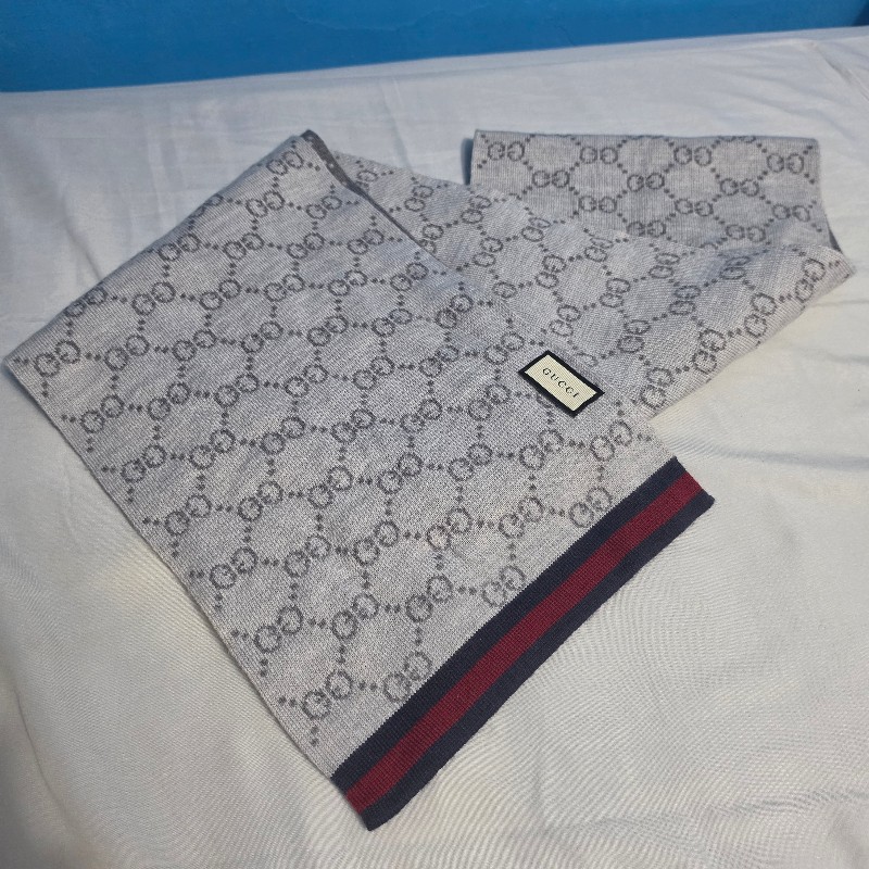 Gucci 灰色雙面logo 藍紅藍邊羊毛窄版圍巾-3
