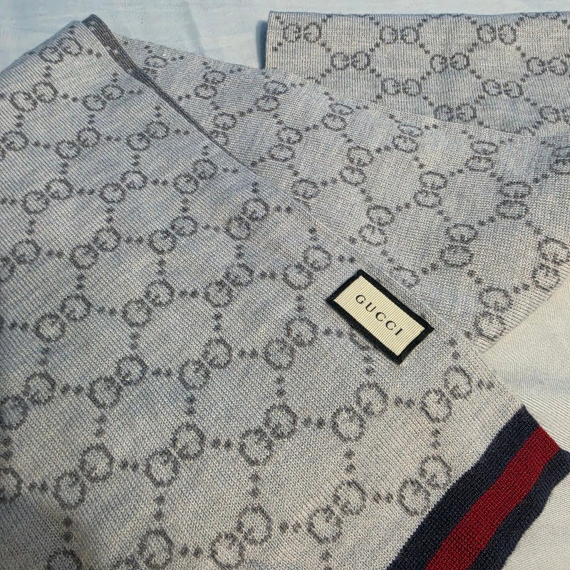 Gucci 灰色雙面logo 藍紅藍邊羊毛窄版圍巾-4
