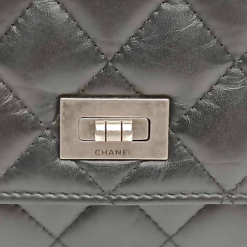 CHANEL 2.55WOC19黑色牛皮24開銀扣肩背包-4