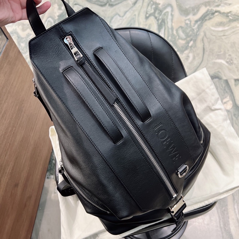 LOEWE羅意威 Convertible黑銀小牛皮雙肩包 男款 尺寸:40*20*50cm-0
