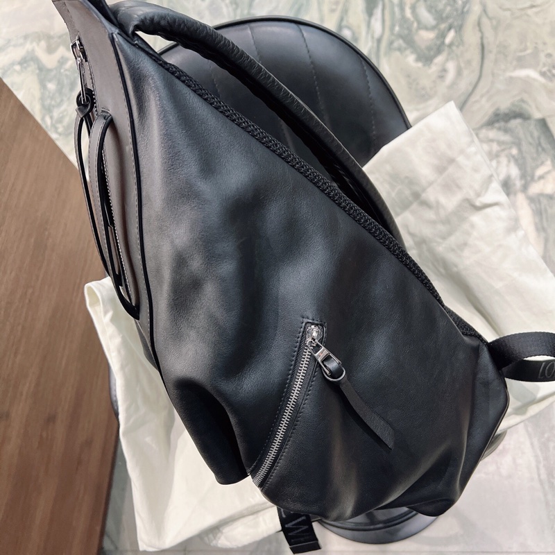LOEWE羅意威 Convertible黑銀小牛皮雙肩包 男款 尺寸:40*20*50cm-1