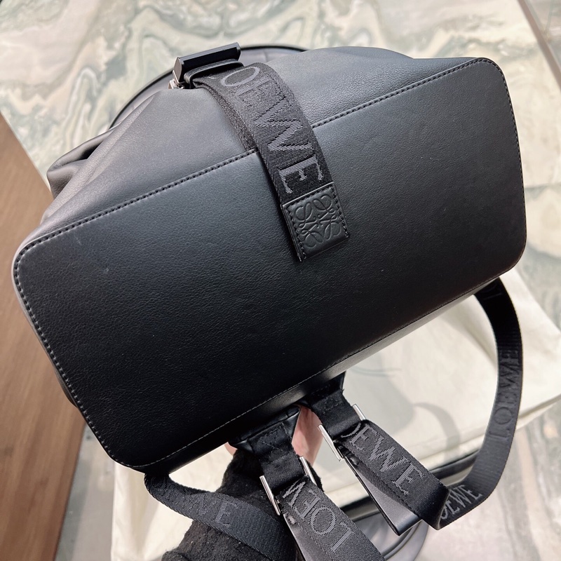 LOEWE羅意威 Convertible黑銀小牛皮雙肩包 男款 尺寸:40*20*50cm-5