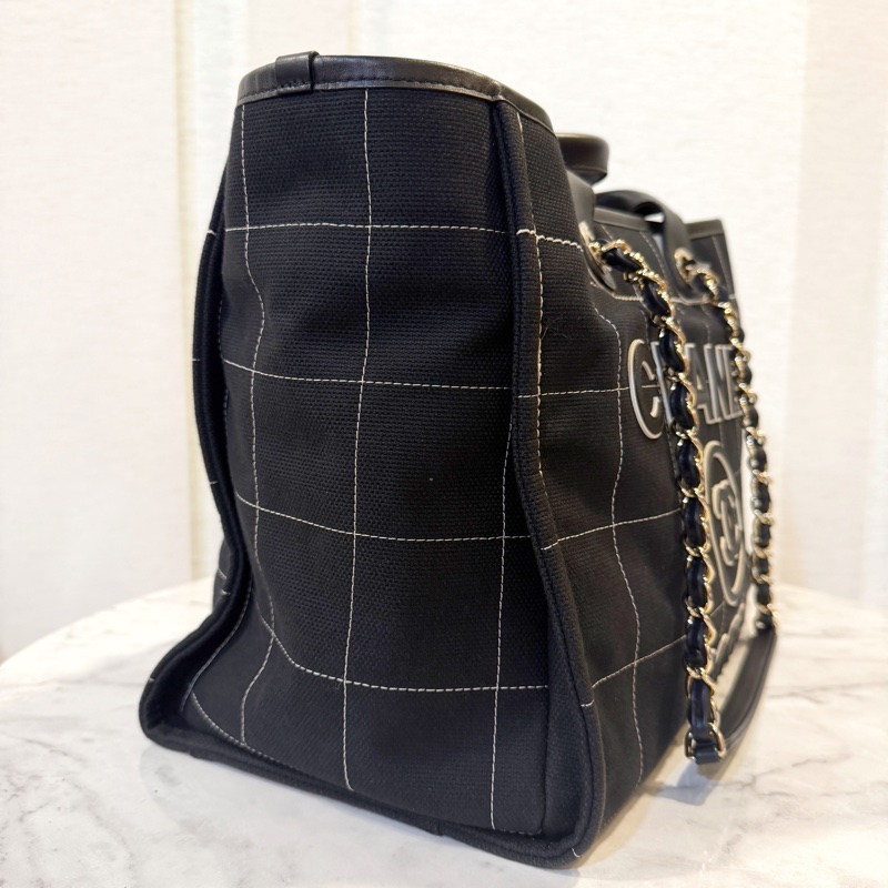 Chanel 黑格帆布立體logo手提肩背沙灘包-2