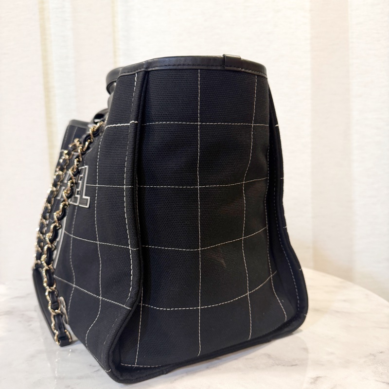 Chanel 黑格帆布立體logo手提肩背沙灘包-3