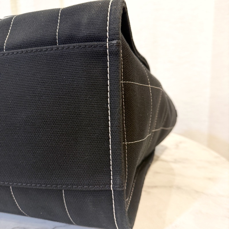 Chanel 黑格帆布立體logo手提肩背沙灘包-7