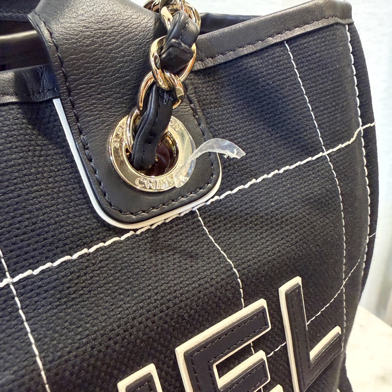 Chanel 黑格帆布立體logo手提肩背沙灘包-9
