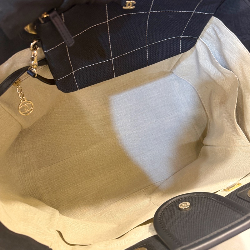 Chanel 黑格帆布立體logo手提肩背沙灘包-12