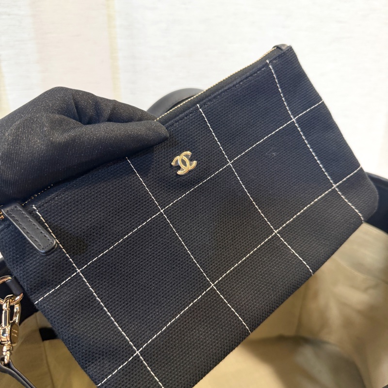 Chanel 黑格帆布立體logo手提肩背沙灘包-13