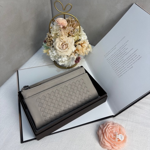 【赫蒂國際精品】𝐁𝐨𝐭𝐭𝐞𝐠𝐚 𝐕𝐞𝐧𝐞𝐭𝐚 編織拉鍊手拿包vintage 二手 中古