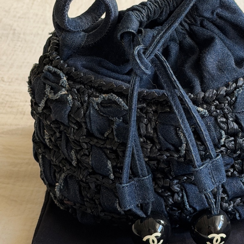 Vintage 稀有珍品 /Chanel 2006 限量/牛仔拉菲草編織小菜籃🧺 黑色壓克力球超時髦-18