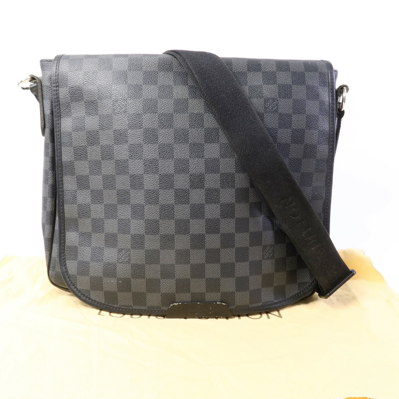 LOUIS VUITTON Damier Graghite Daniel MM肩背袋-9