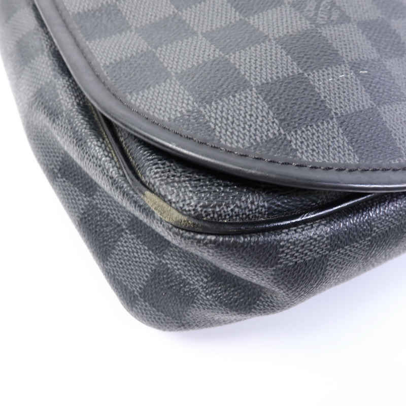 LOUIS VUITTON Damier Graghite Daniel MM肩背袋-11