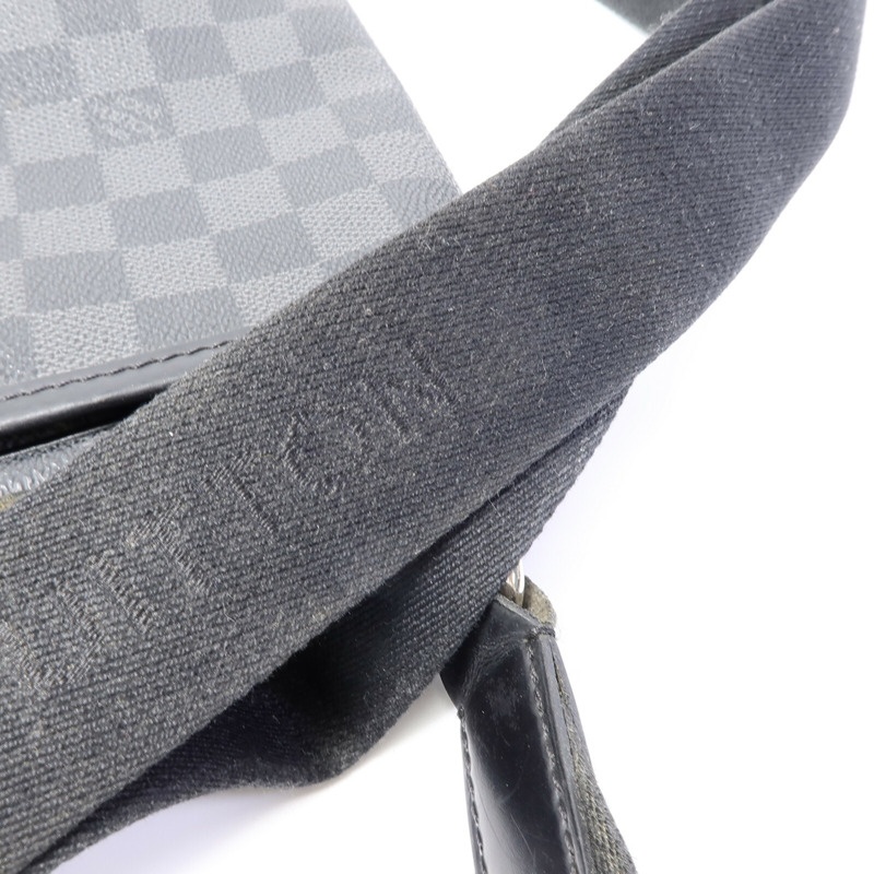 LOUIS VUITTON Damier Graghite Daniel MM肩背袋-21