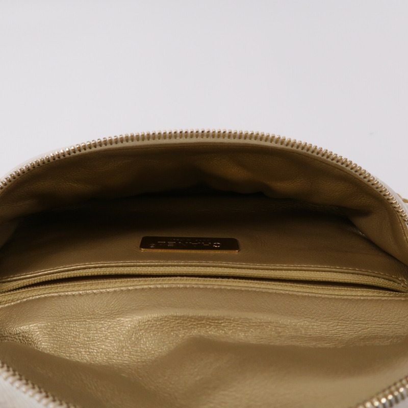 CHANEL 牛皮皮革All About Chains Waist Bag腰包-4