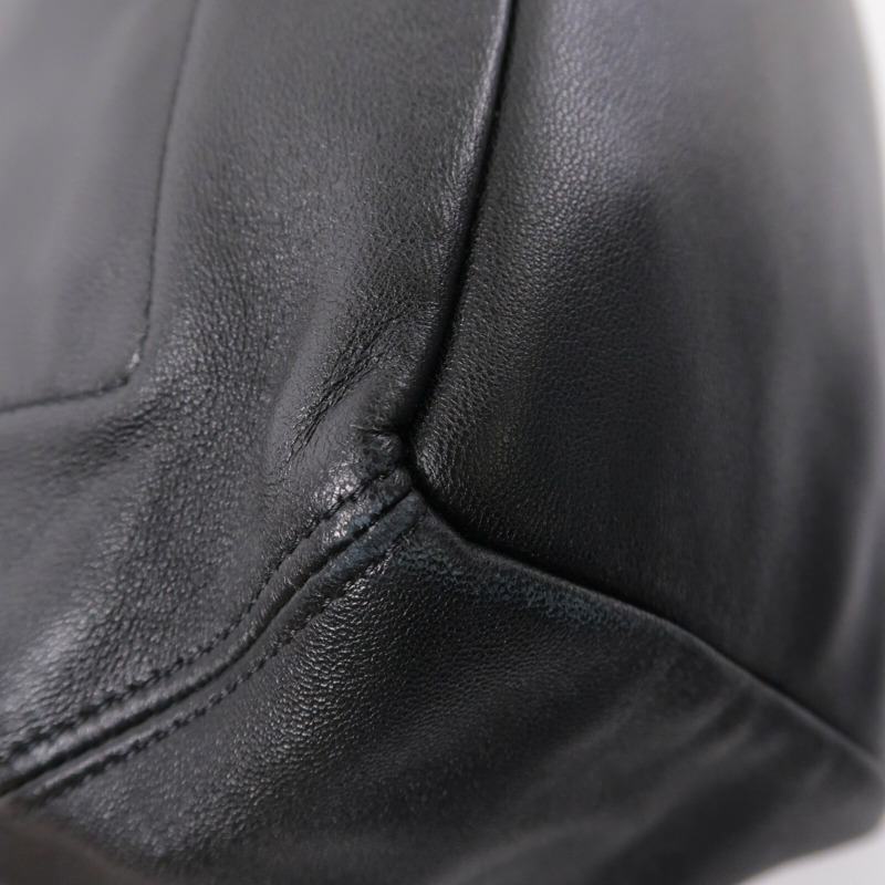 LOEWE 羊皮皮革Squeeze Bag Medium肩背袋-12