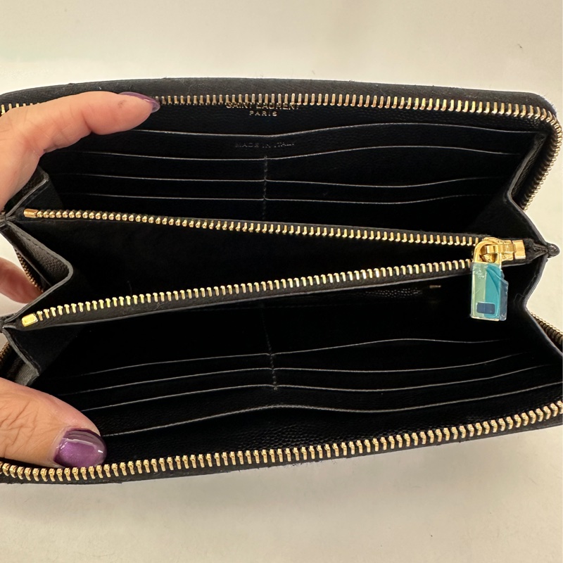 YSL 黑魚子醬牛皮金釦ㄇ拉12卡長夾-5