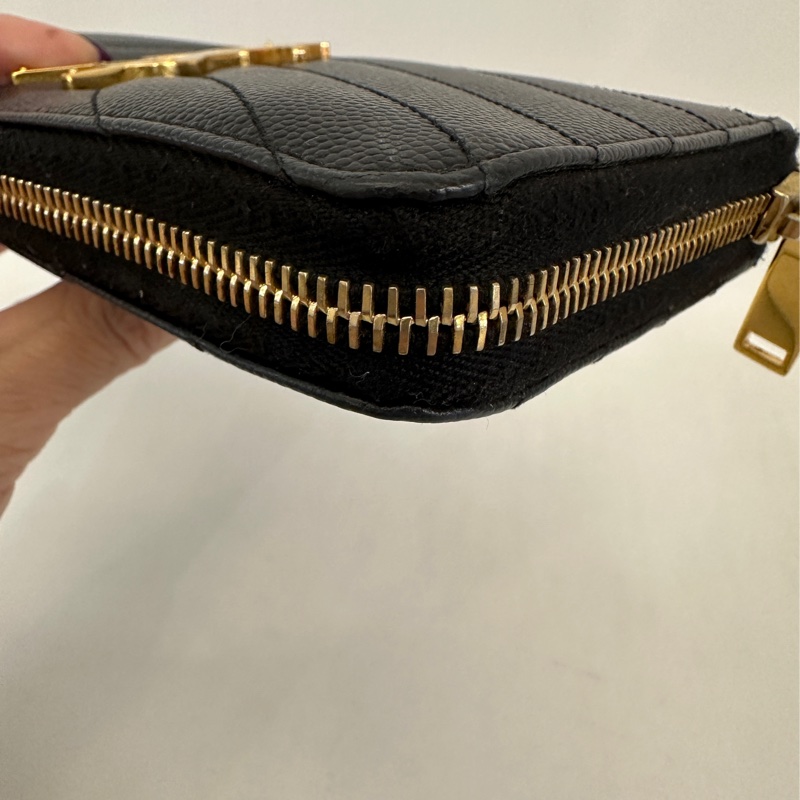 YSL 黑魚子醬牛皮金釦ㄇ拉12卡長夾-8