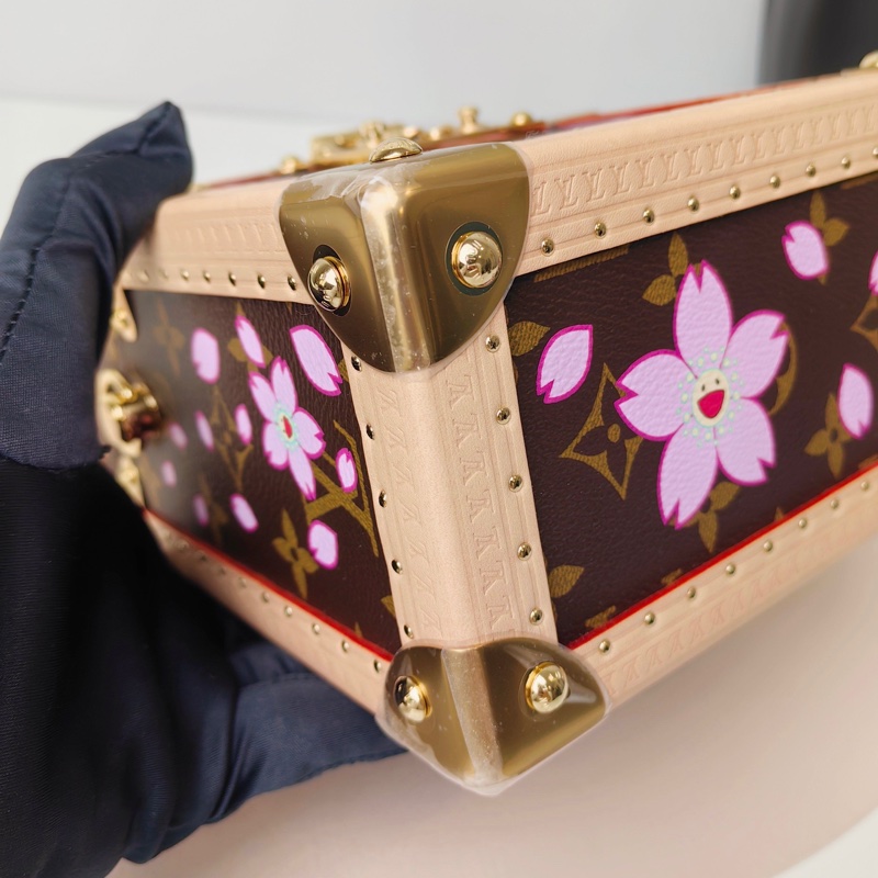 🌸閒置新✨ LV/路易威登 x 村上隆 聯名款 CAMERA BOX 櫻花系列 金屬件 S-lock 鎖扣可拆卸可調節肩帶 Monogram 塗層帆布 單肩斜挎手提包 女款 棕色 金扣 長17.5cm❤️正品-5