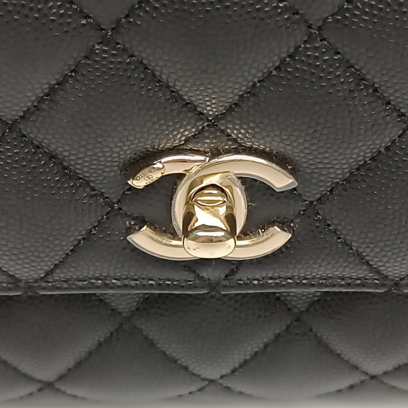 CHANEL CocoHandle小號黑色荔枝牛皮晶片金扣肩背包-4