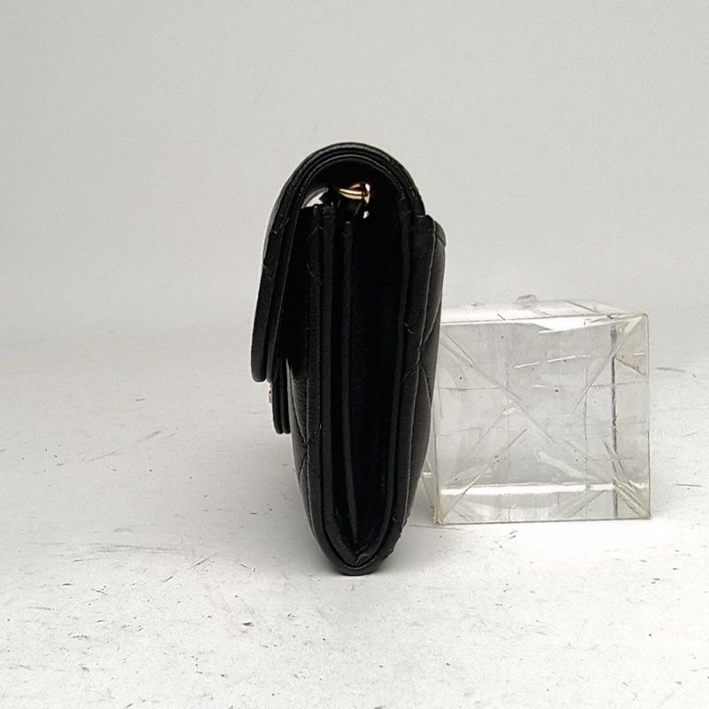 CHANEL 黑色羊皮30開金扣CFmini卡包斜挎包-1