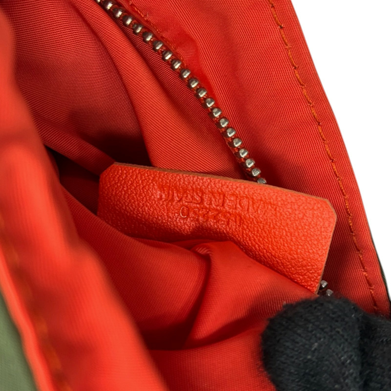 綠色 尼龍 Anton Sling 後背包【LOEWE 羅威】 B511A09X11-5