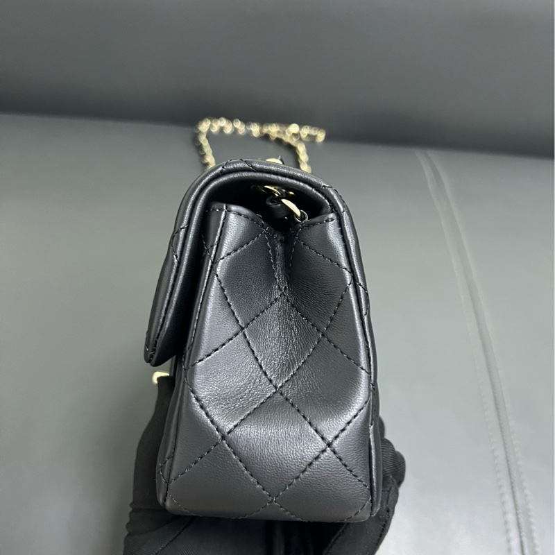 Chanel Classic Flap Mini 黑金羊皮 大Mini-2