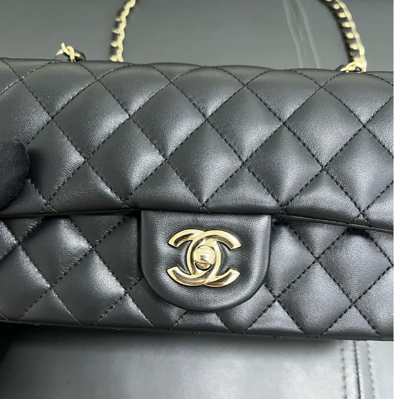 Chanel Classic Flap Mini 黑金羊皮 大Mini-5