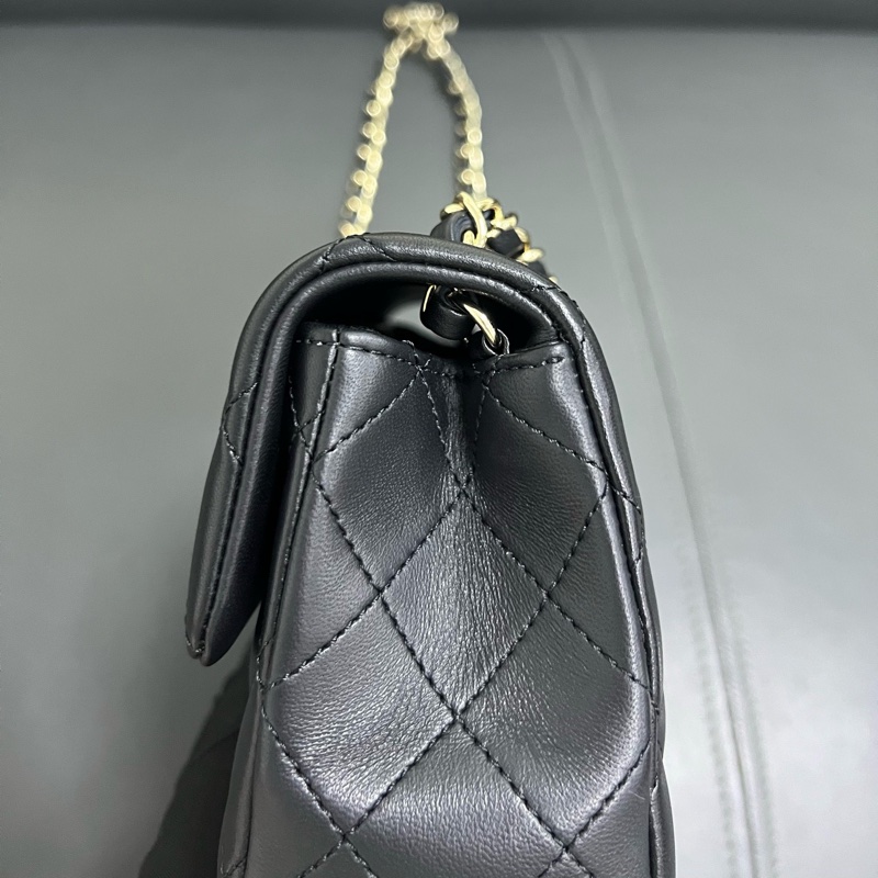 Chanel Classic Flap Mini 黑金羊皮 大Mini-9