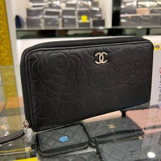東區正精品㊣CHANEL 香奈兒黑色羊皮山茶花壓紋銀釦ㄇ字拉鍊長夾皮夾 RZ4726-4