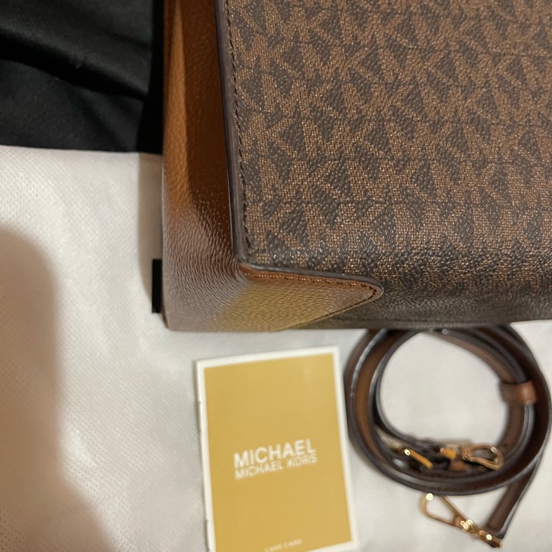 MICHAEL KORS金釦老花手提包 側背包-4