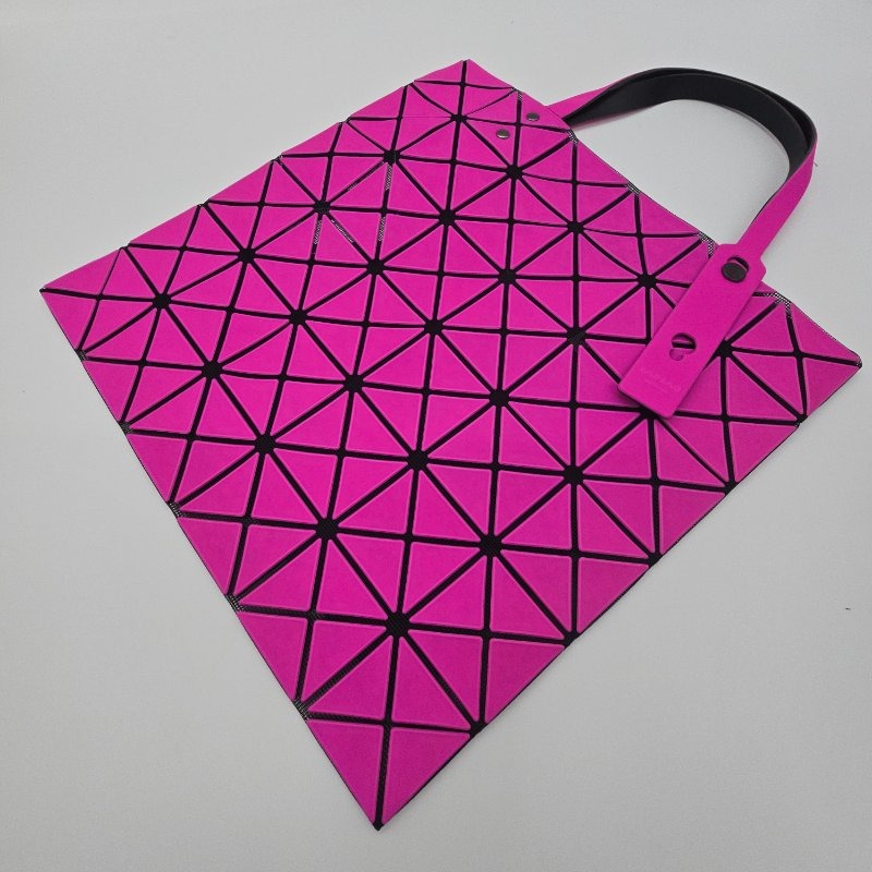 【極新💜】ISSEY MIYAKE 🇯🇵 三宅一生 BAO BAO 六格 螢光桃紅 手提包 肩背包 購物袋-1