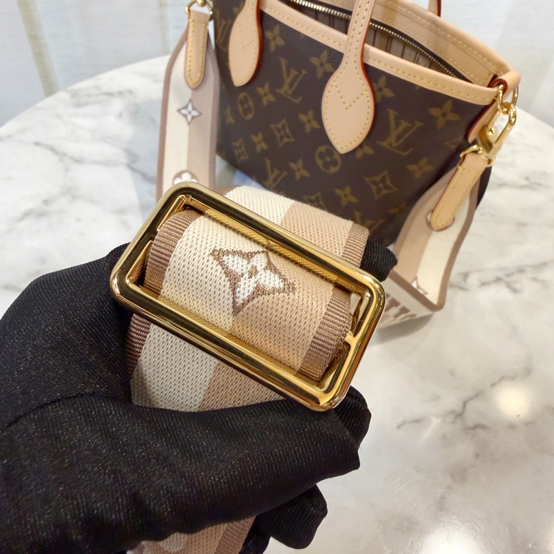 LV 原花金釦Neverfull BB手提斜背包-14